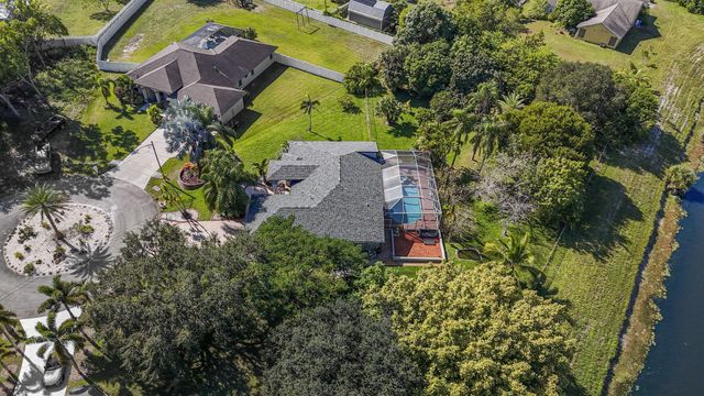 140 SW Mark Court, Port St Lucie, FL 34953