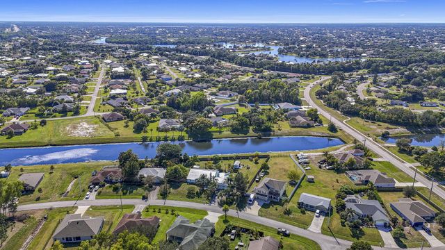 140 SW Mark Court, Port St Lucie, FL 34953