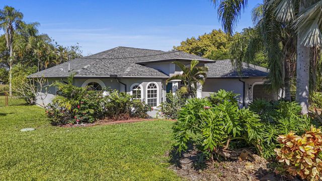 140 SW Mark Court, Port St Lucie, FL 34953