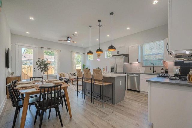 2105 Sam Wilson Street E, Houston, TX 77020