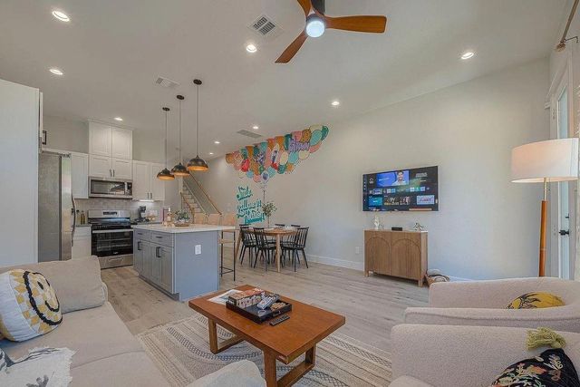 2105 Sam Wilson Street E, Houston, TX 77020