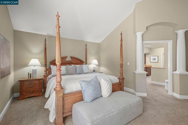 320 Deepcreek Ct, Danville, CA 94506