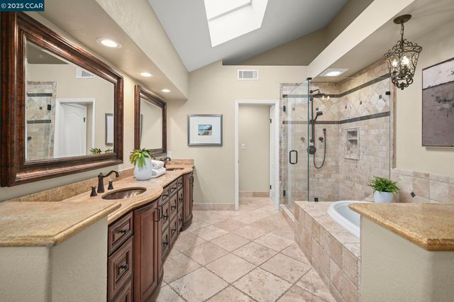 320 Deepcreek Ct, Danville, CA 94506