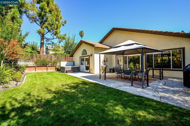 320 Deepcreek Ct, Danville, CA 94506