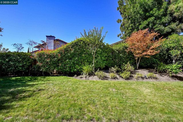 320 Deepcreek Ct, Danville, CA 94506