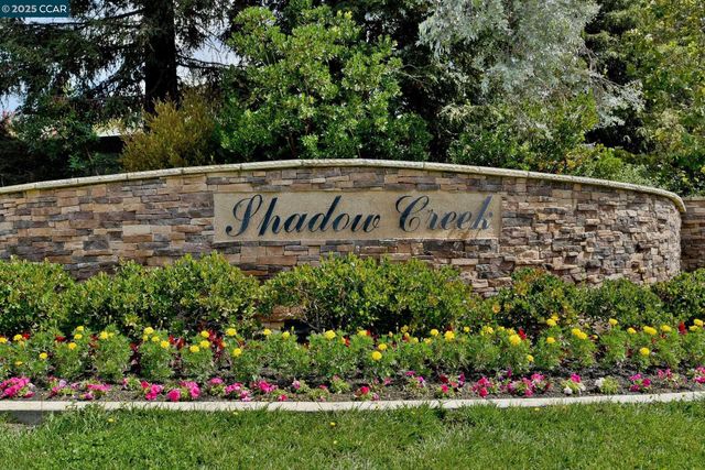 320 Deepcreek Ct, Danville, CA 94506