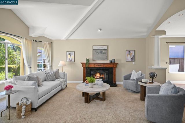 320 Deepcreek Ct, Danville, CA 94506