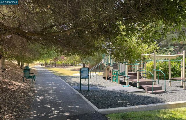 320 Deepcreek Ct, Danville, CA 94506