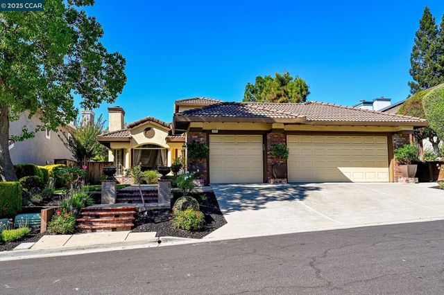 320 Deepcreek Ct, Danville, CA 94506