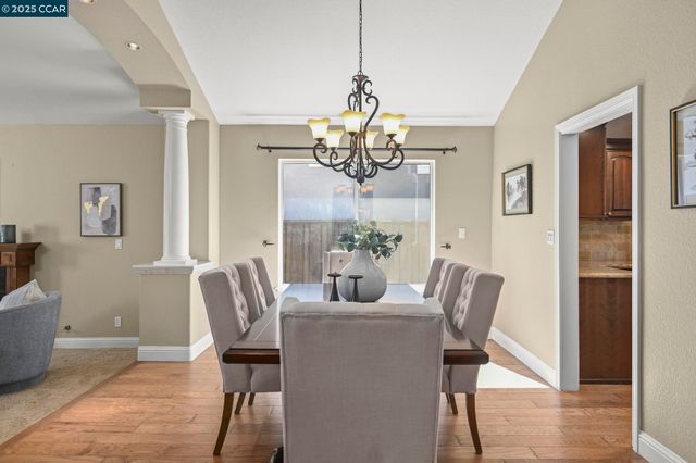 320 Deepcreek Ct, Danville, CA 94506