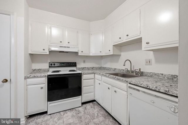 1110 WAYNE AVE, Coatesville, PA 19320