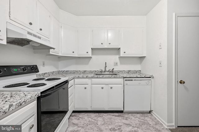 1110 WAYNE AVE, Coatesville, PA 19320