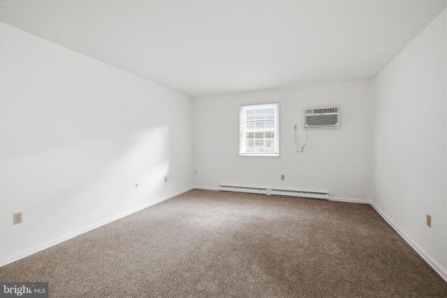 1110 WAYNE AVE, Coatesville, PA 19320