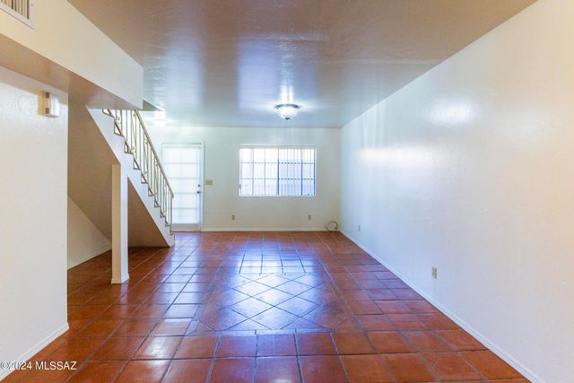 2522 N Corinthian Garden Dr Apt 2, Nogales, AZ 85621