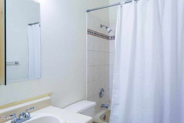 2522 N Corinthian Garden Dr Apt 2, Nogales, AZ 85621