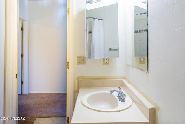 2522 N Corinthian Garden Dr Apt 2, Nogales, AZ 85621