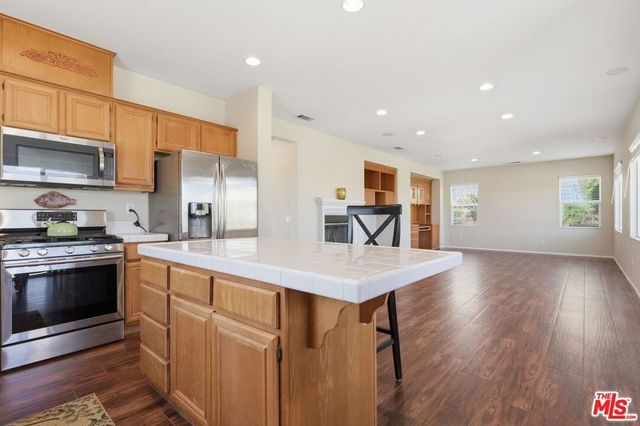 30118 Galbreth Court, Castaic, CA 91384