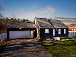 8725 Caughdenoy Road, Clay, NY 13041