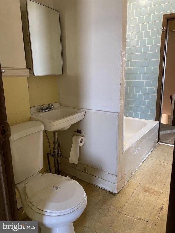 Image 17 of property listing at 610 RAPPOLLA ST, Baltimore, MD 21224