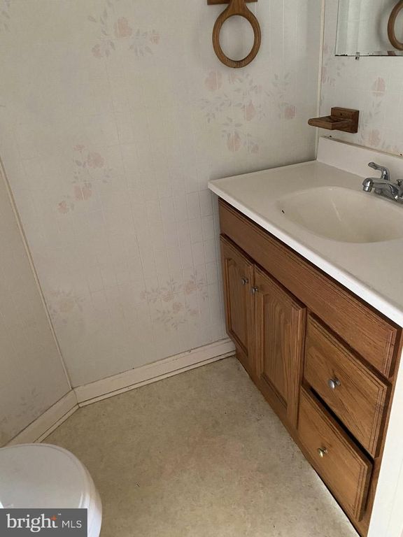 Image 19 of property listing at 610 RAPPOLLA ST, Baltimore, MD 21224