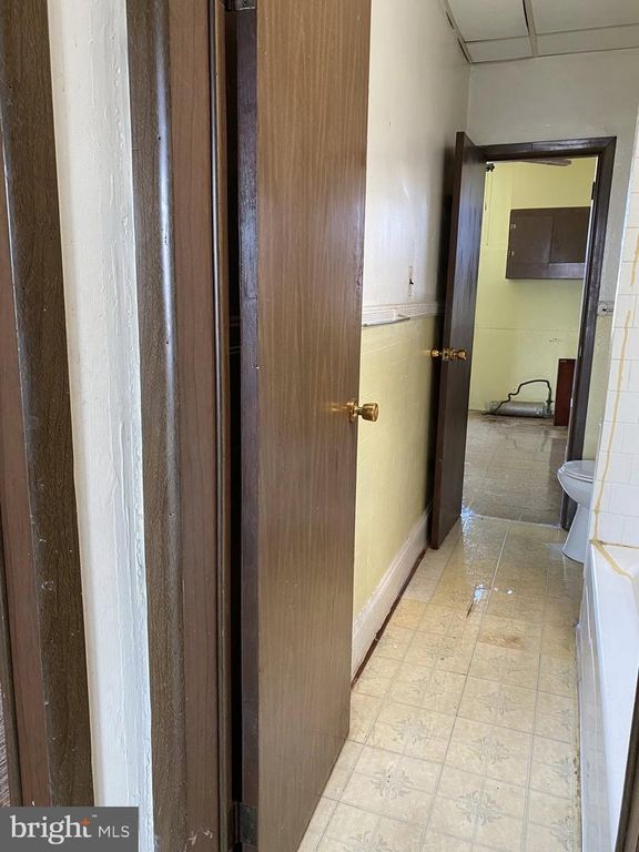 Image 3 of property listing at 610 RAPPOLLA ST, Baltimore, MD 21224