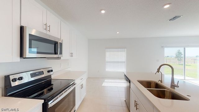 6753 Equinox LN, North Fort Myers, FL 33917