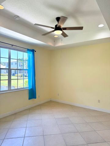 168 COCONUT KEY Lane, Delray Beach, FL 33484
