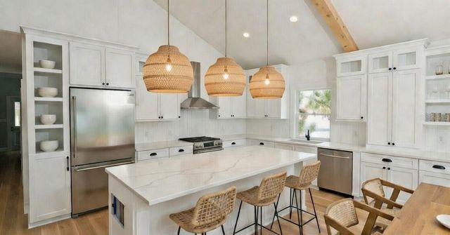 2405 DAVIS STREET, Tampa, FL 33605