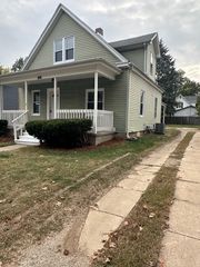 403 Willard Avenue, Bloomington, IL 61701