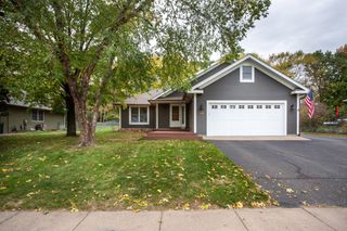 911 Grandview Drive, Hudson, WI 54016