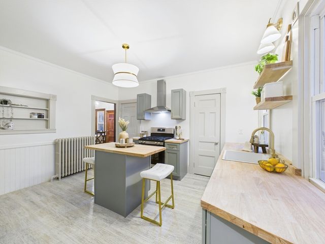 138 Willis St, New Bedford, MA 02740