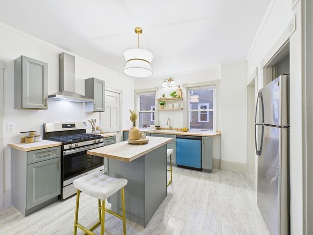 138 Willis St, New Bedford, MA 02740