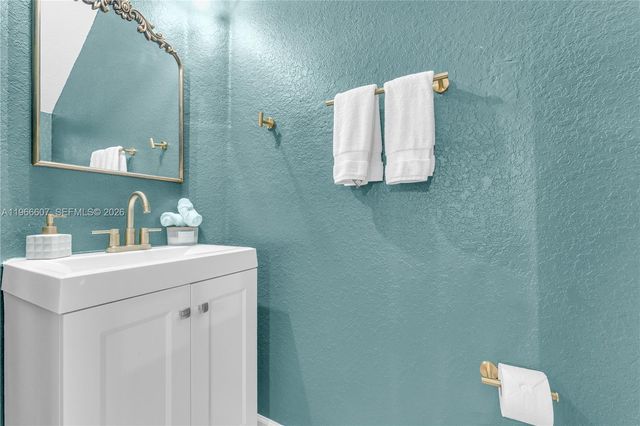 8844 S Isles Cir 0, Tamarac, FL 33321