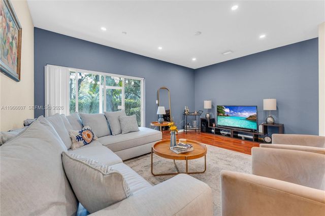 8844 S Isles Cir 0, Tamarac, FL 33321