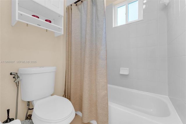 8844 S Isles Cir 0, Tamarac, FL 33321