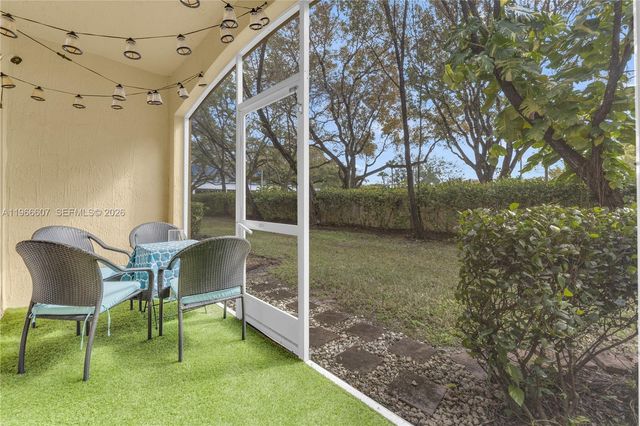 8844 S Isles Cir 0, Tamarac, FL 33321