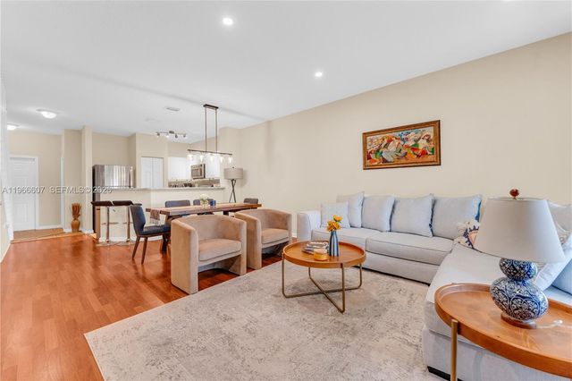 8844 S Isles Cir 0, Tamarac, FL 33321