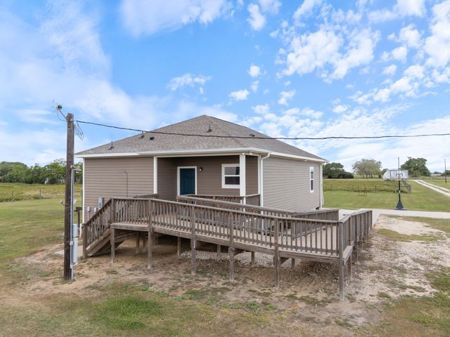 955 County Road 385, Palacios, TX 77465