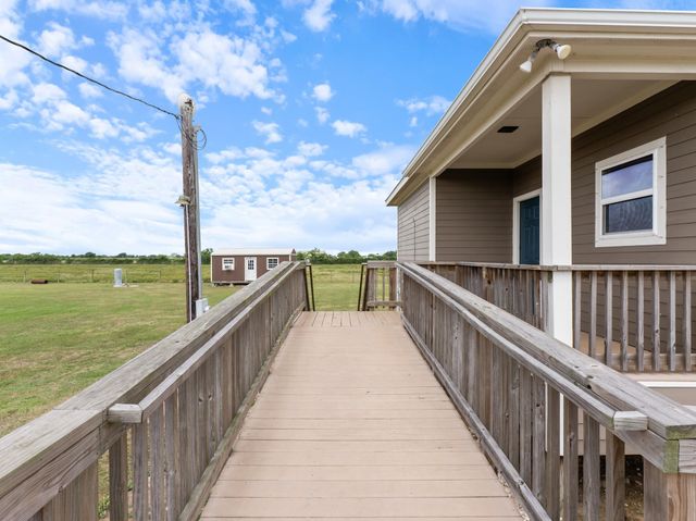 955 County Road 385, Palacios, TX 77465