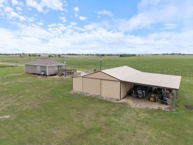 955 County Road 385, Palacios, TX 77465