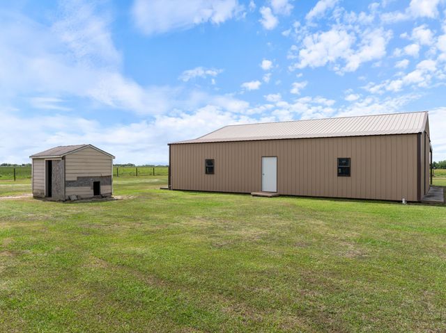 955 County Road 385, Palacios, TX 77465