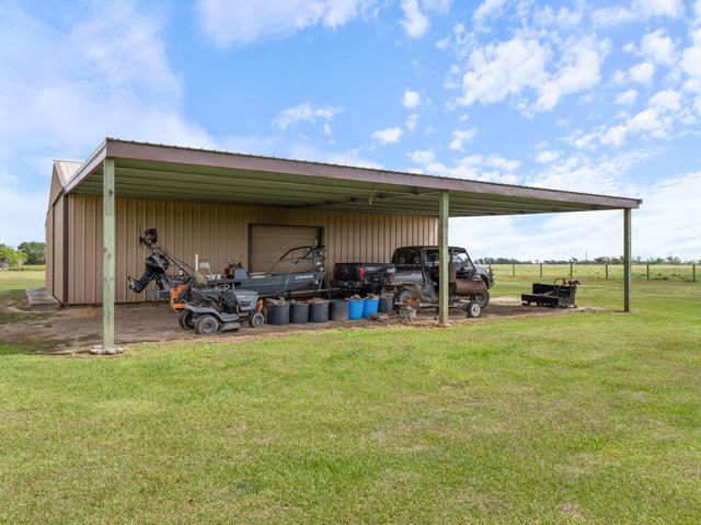 955 County Road 385, Palacios, TX 77465