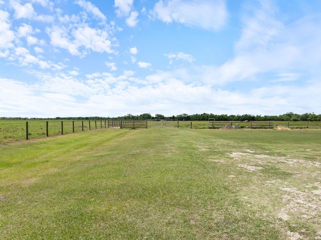 955 County Road 385, Palacios, TX 77465