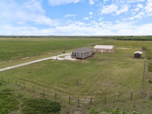 955 County Road 385, Palacios, TX 77465