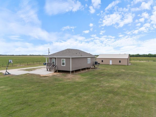 955 County Road 385, Palacios, TX 77465