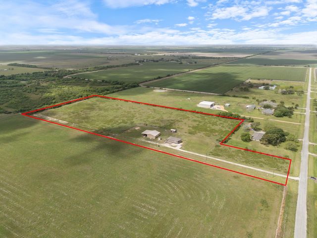 955 County Road 385, Palacios, TX 77465