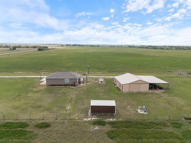 955 County Road 385, Palacios, TX 77465