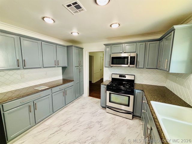 927 S Toledo Avenue, Tulsa, OK 74112