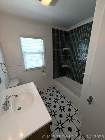 927 S Toledo Avenue, Tulsa, OK 74112