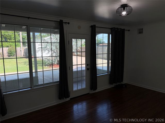 927 S Toledo Avenue, Tulsa, OK 74112